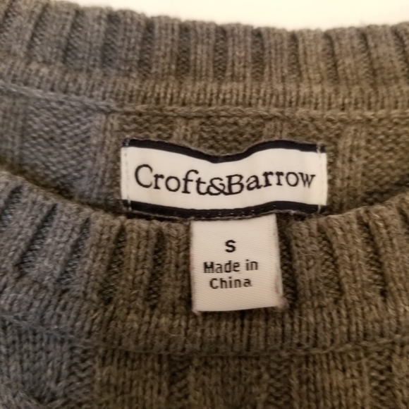 Croft & Barrow womens charcoal gray cableknit sweater. Size Small - Picture 4 of 6